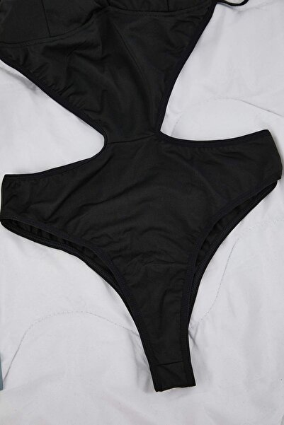 Trendyol Collection Schwarzer Micro Fitted Tailliertes Oberteil THMAW26BD00019