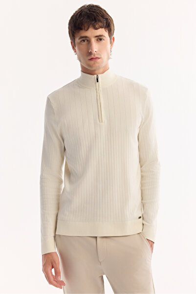Avva Men's Ecru Stand Collar Zippered Soft Touch Striped Knitwear Regular Fit Sweater A52Y5151