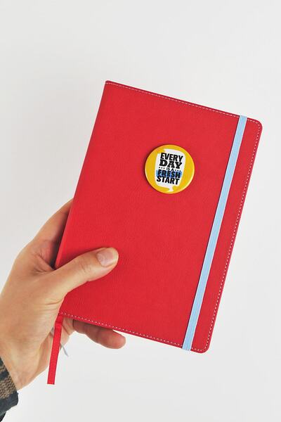 Munu Note Munumood Motivation - 224 Pages A5 Lined 110 Gr. Hard Cover Notebook + 3-Piece Badge Set