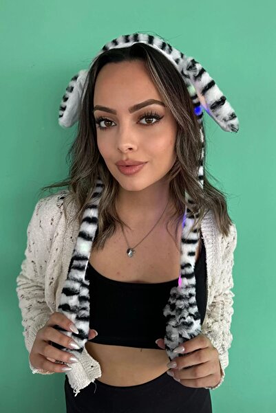 Stone Family Ασπρόμαυρο χρώμα με μοτίβο ζέβρας που παίζει με τα αυτιά της κορώνα