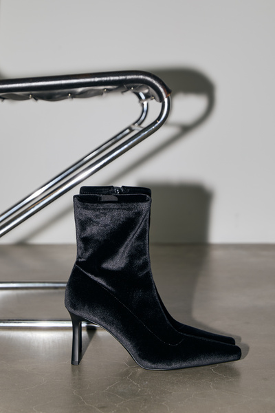 Stradivarius Kadın Siyah Streç Bilekli İnce Topuklu Bilekte Bot 19917670