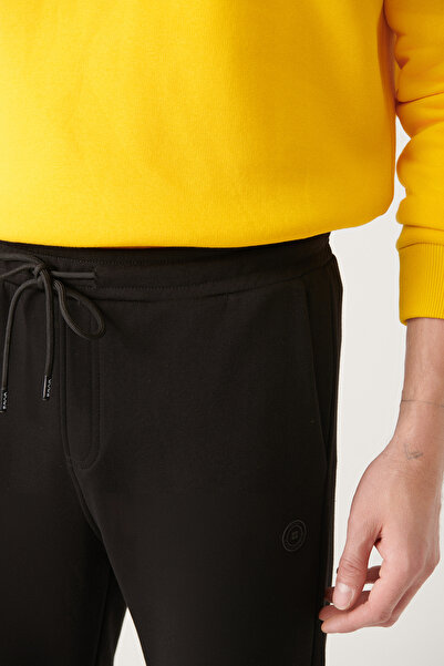 Avva Men's Black Lace-Up Waist Elastic 3 Thread Raised Sweatpants E 003402