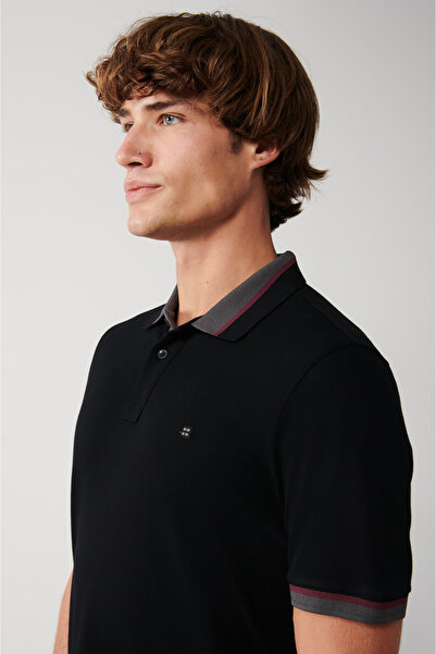 Avva Schwarzes Herren-T-Shirt mit gestreiftem Kragen aus 100 % Baumwolle mit 2 Knöpfen und Polokragen E 001036