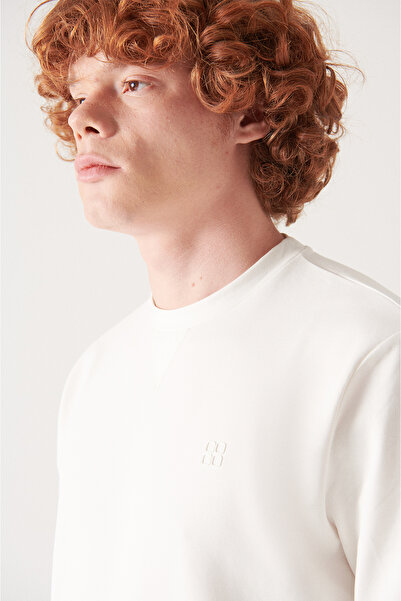 Avva Men's Ecru Crew Neck Cotton 2 Thread Non-Rated Sweatshirt E 001200