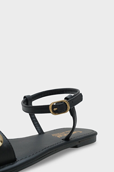 Capone Outfitters Celina Single Strap Metal Accessories Ankle Strap Flat Heeled Round Toe Women's Sandals