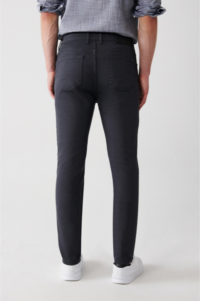 Avva Pánské antracitové pružné plátěné kalhoty s 5 kapsami B 003003