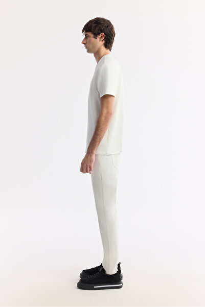 Avva Ανδρικό μπλουζάκι με στάμπα εκρού με λαιμόκοψη με δύο ελαστικότητες και κανονική εφαρμογή A51Y1131