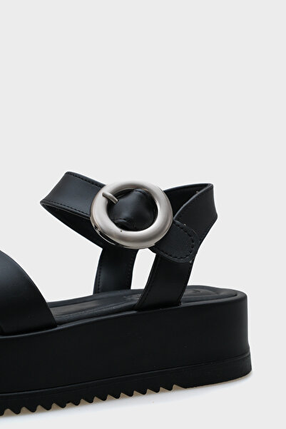 Capone Outfitters Dolly Cross Strap Comfort Buckle Wedge Heeled Women's Sandals