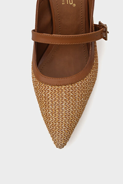 Capone Outfitters Dámské pantofle Nena z pravé kůže se špičatou špičkou ze slámy s uzavřenou špičkou