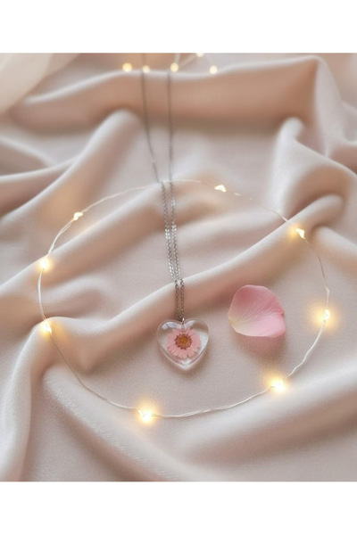 Elzem Özel Epoksi kurutulmuş pembe papatya kalpli kolye