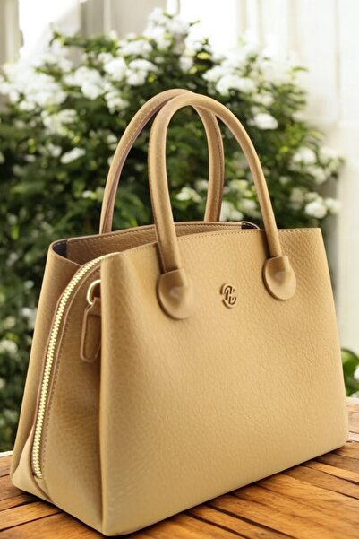 QUB CLUB Women's Tan Classic Handbag