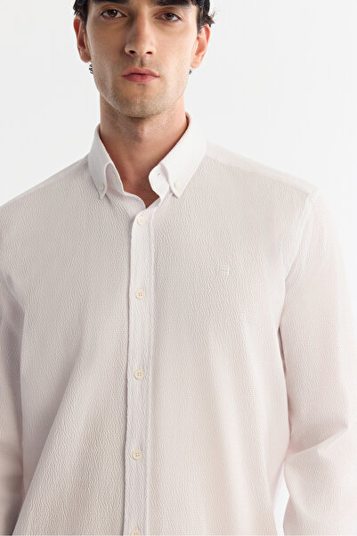 Avva Чоловіча сорочка з білими ґудзиками на комірі, легко прасується, комфортний крій A42Y2071