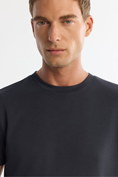 Avva Ανδρικό μπλουζάκι με λαιμόκοψη ανθρακί με στάμπα ελαστάνης κανονικής εφαρμογής A42Y1017