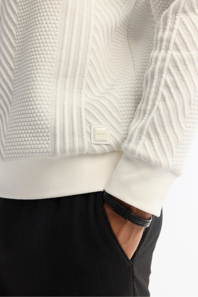 Avva Ανδρικό φούτερ με λαιμόκοψη εκρού με στάμπα ελαστάνης κανονικής εφαρμογής A42Y1279