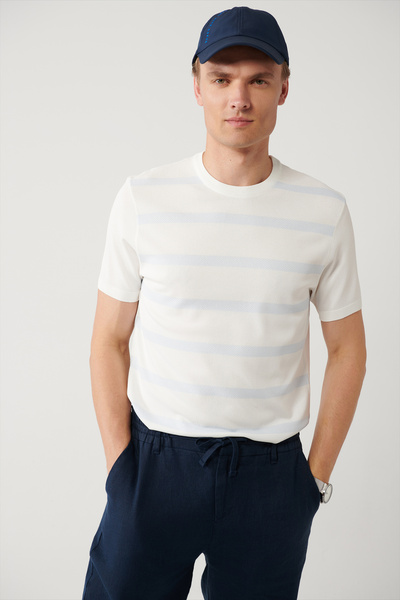 Avva Ανδρικό μπλουζάκι με ριγέ πλεκτό ραγιόν με λαιμόκοψη εκρού, κανονική εφαρμογή A41Y5031