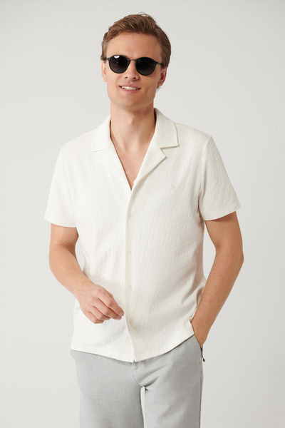 Avva Мъжка риза с къс ръкав, редовна кройка, якичка Apaj, цвят екрю, жакард A41Y2215