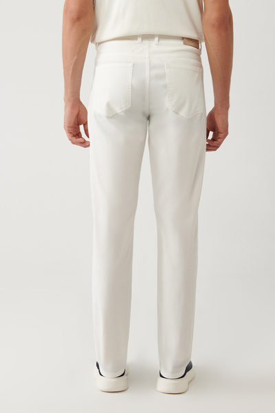 Avva Ανδρικό παντελόνι σε λευκό χρώμα Classic Waist 5 Pocket Slim Fit A41Y3071