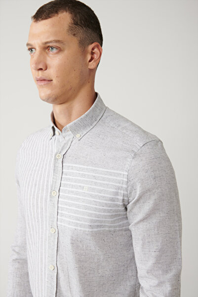 Avva Ανδρικό πουκάμισο με ριγέ γκαρνίλια σε ανοιχτό γκρι χρώμα, με κανονική εφαρμογή A41Y2066