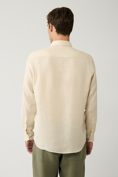 Avva Ανδρικό πουκάμισο με μπεζ γιακά με κουμπιά, 100% λινό, κεντημένο Comfort Fit πουκάμισο A41Y2232