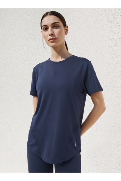 Adot قميص الأداء النسائي