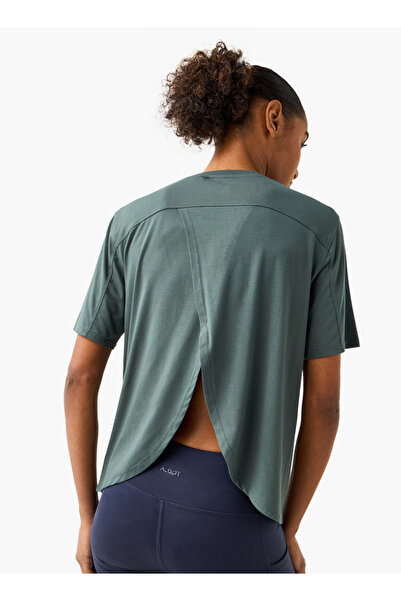 Adot تي شيرت نسائي عالي الأداء