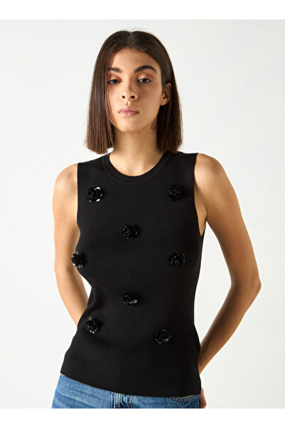 2Xtremz Floral Accent Sleeveless T-shirt With Crew Neck