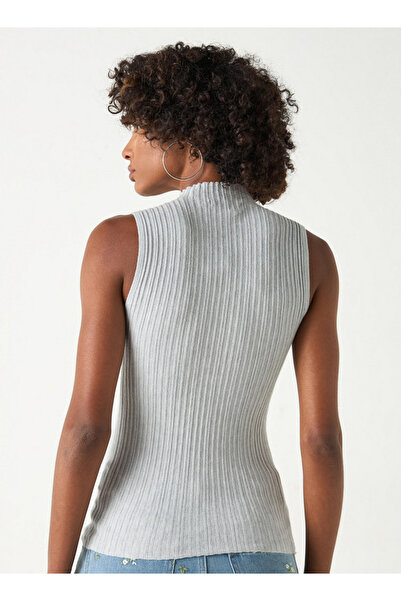 2Xtremz Ribbed Sleeveless Sweater with High Neck