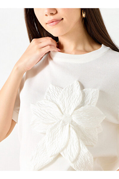 2Xtremz FLOWER APPLIQUE TSHIRT