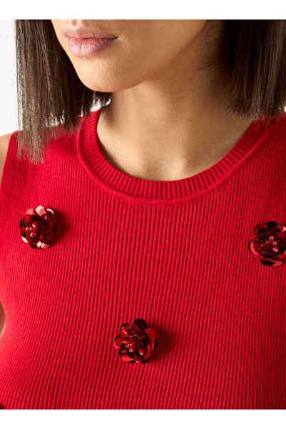 2Xtremz Floral Accent Sleeveless T-shirt With Crew Neck