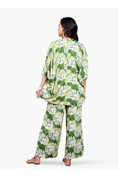 Aadaraya Aadaraya All-Over Print Pyjama Set