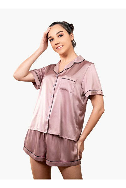 Aadaraya Aadaraya Collared Shirt and Shorts Set