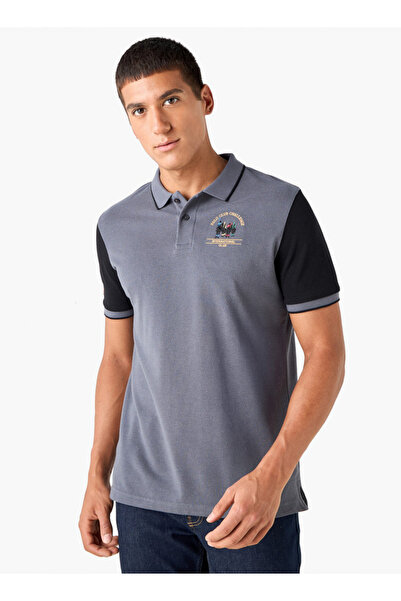 FAV تي شيرت بولو مطرز بالشعار