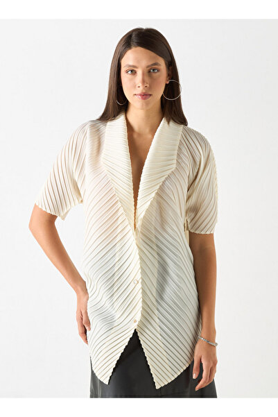 FAV Textured Collared Top with Short Sleeves
