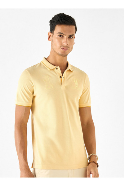 FAV تي شيرت بولو مطرز بأزرار وأكمام قصيرة