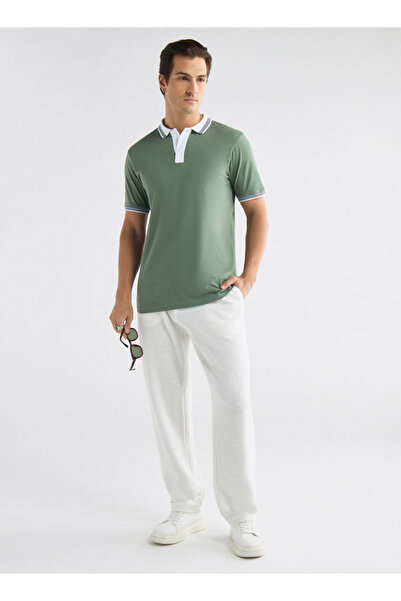 FAV Colourblock Polo T-shirt with Short Sleeves and Button Closure