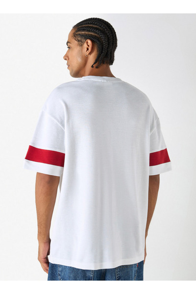 Starter Embossed T-shirt with Short Sleeves and Crew Neck