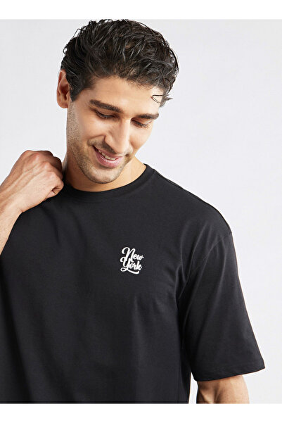 FAV Printed T-shirt with Round Neck and Short Sleeves