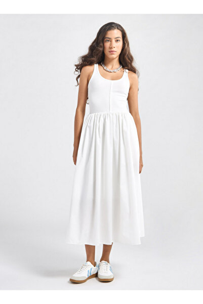 FAV فستان بدون أكمام بتصميم A مع رقبة دائرية