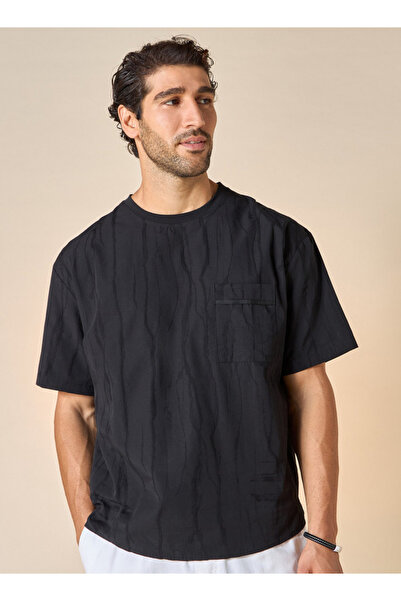 Iconic تي شيرت جاكار منسوج مع جيب