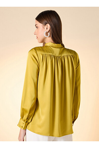 Iconic Pussybow Collar Shirt With Long Sleeves