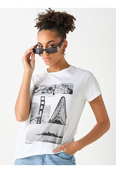 FAV Graphic Print Crew Neck T-shirt with Short Sleeves