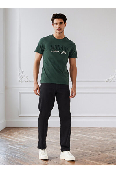 FAV Men Slim Fit Crew Neck Short Sleeves Typographic Print T-shirt