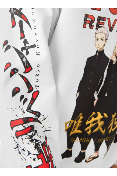 SP Characters سويت شيرت بطبعة جرافيكية من Tokyo Revengers