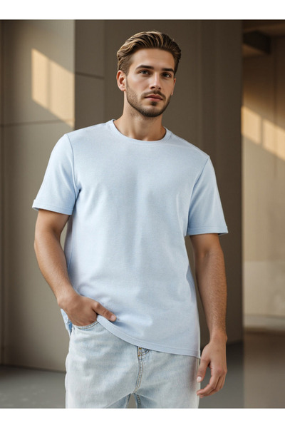 FAV تي شيرت مريح بقصّة منسدلّة ورقبة دائرية