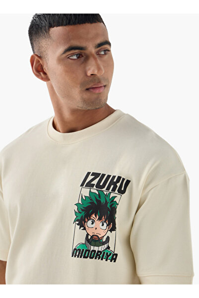 SP Characters تي شيرت بطبعة إيزوكو ميدوريا ورقبة دائرية وأكمام قصيرة