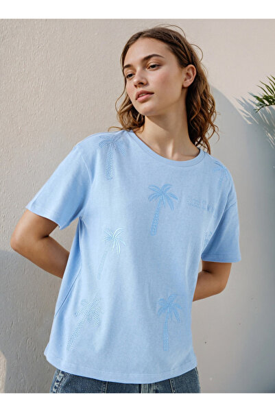 Lee Cooper تي شيرت مطرز برقبة دائرية وأكمام قصيرة