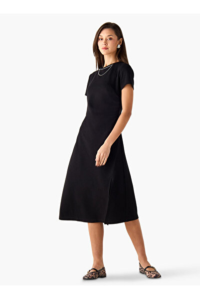 FAV Ruched Detail T-shirt Dress with Slit and Chain Accent