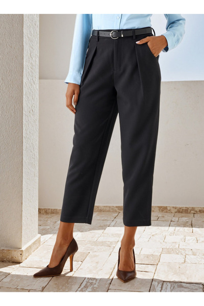 Iconic بنطال بقصة عادية وحزام وجيوب