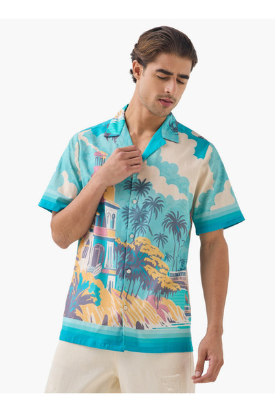 FAV قميص بطبعة جرافيكية وأكمام قصيرة