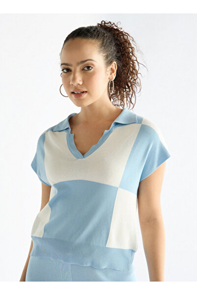 FAV Colourblock T-shirt With Collar And Extended Sleeves